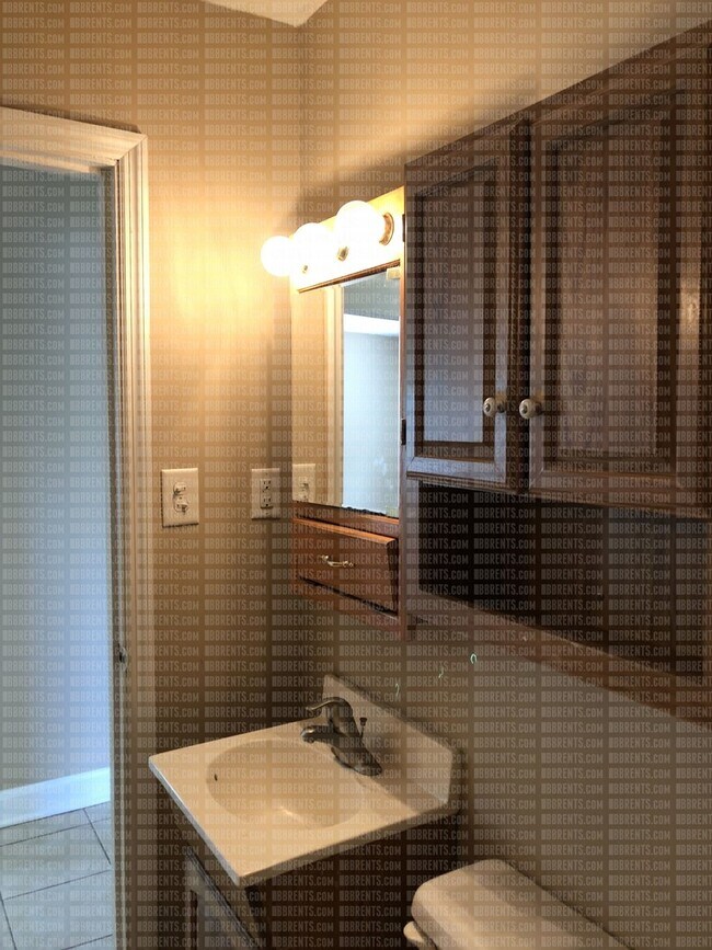 Building Photo - 1724 Parkamo Ave 3BR/1BA (East Hamilton)