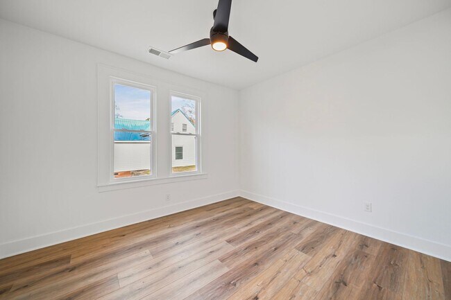 Building Photo - 1703 Lowder St