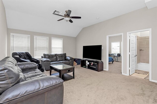 Building Photo - 2058 Woodland Pine Ct