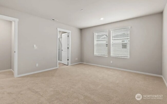 Building Photo - For rent