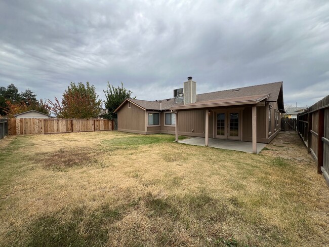 Building Photo - 4-bedroom single story home in Turlock!