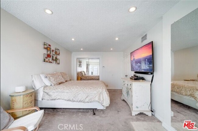 Building Photo - 15616 Rosehaven Ln