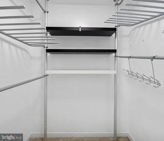 Building Photo - 928 Wallace St