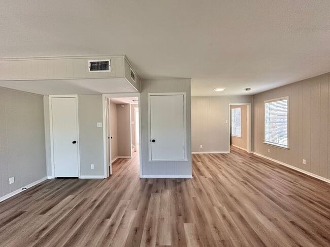 Building Photo - Available Now! 3 Bedroom 2.5 Bath Duplex i...