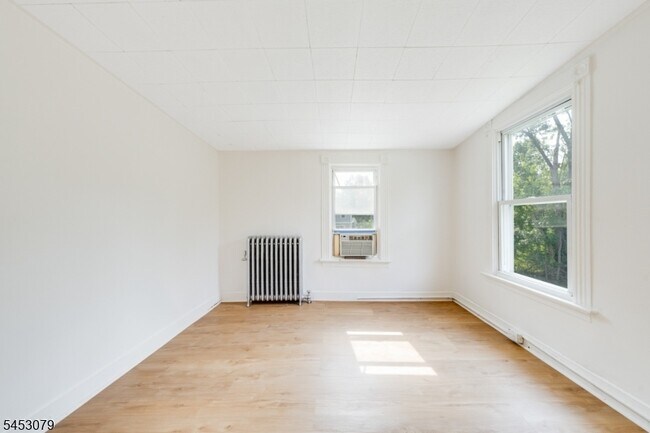 Building Photo - 37 Bowers Ln