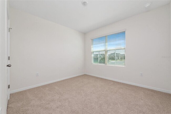 Building Photo - 804 Silver Palm Dr