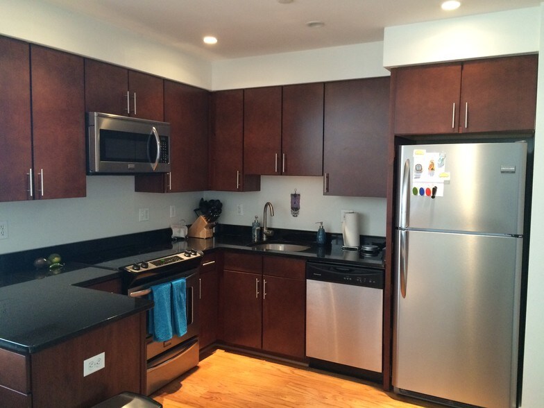 Kitchen - 2910 Georgia Ave NW