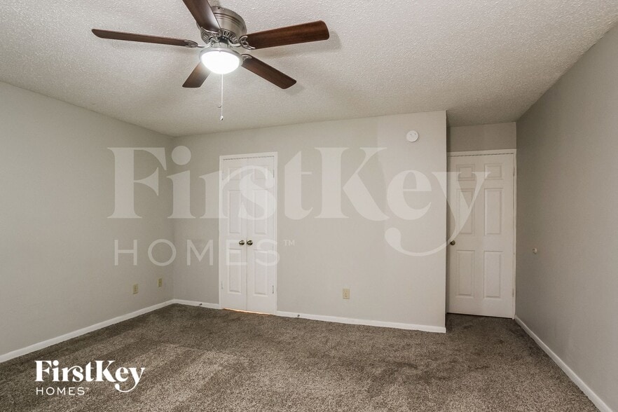 Building Photo - 17026 River Willow Dr