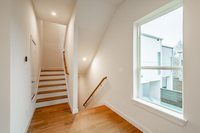 Building Photo - Perfect New Standalone 4 bed 4 bath Close to Greenville Ave & Henderson