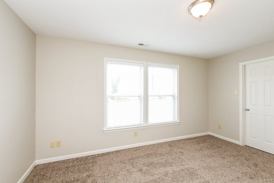 Building Photo - 719 Capstone Ave