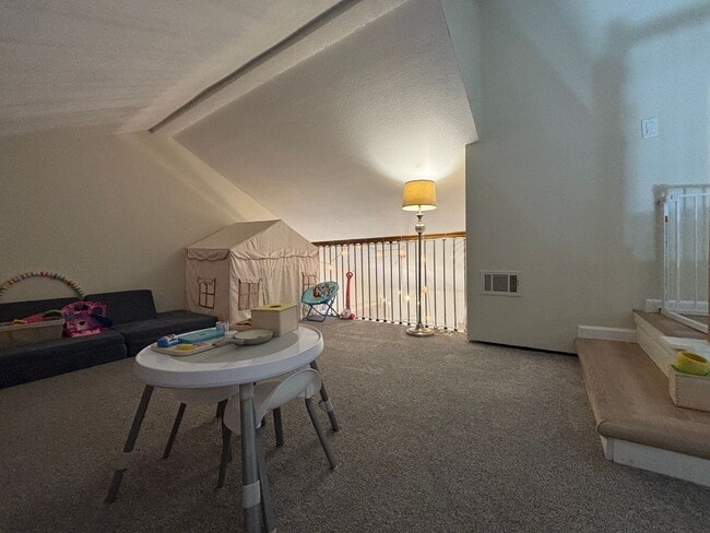 Building Photo - 879 Fall River Trail