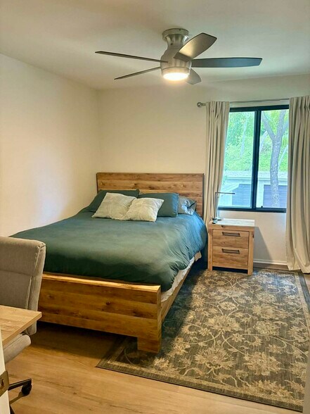 Building Photo - 20702 Lake Forest Dr