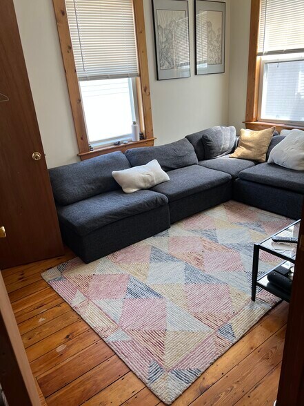 Building Photo - 6 Plymouth St