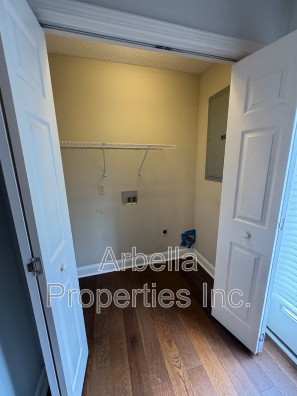 Building Photo - 1733 Blakewood Ct