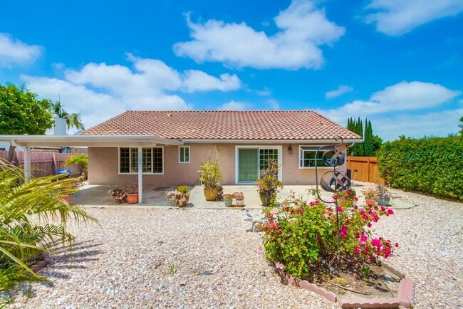 Building Photo - Single Story Oceanside Home Available July...