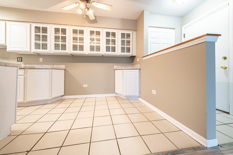 Building Photo - 1505 N Windsor Dr