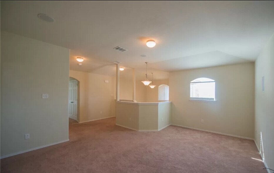 Building Photo - 3403 Cricklewood Dr