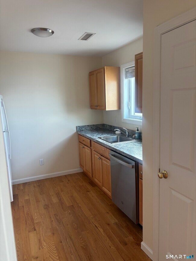 Building Photo - 90 Townsend Ave