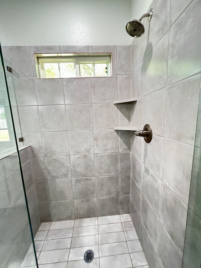 Building Photo - Lovely home for rent in Ennis, TX!