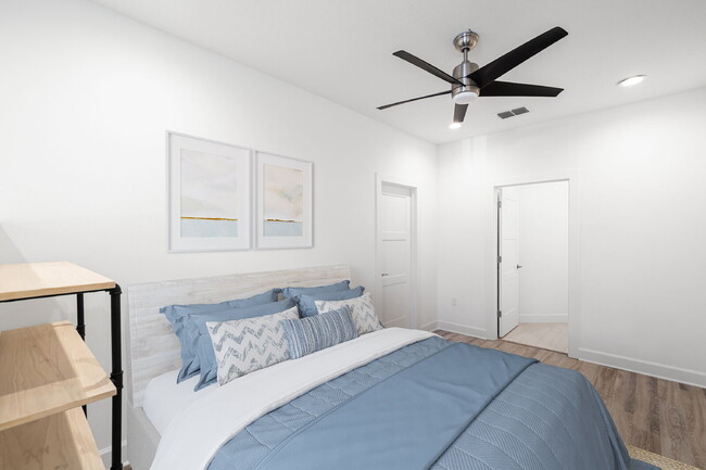 Building Photo - BEAUTIFUL Townhome For Rent in Downtown St...