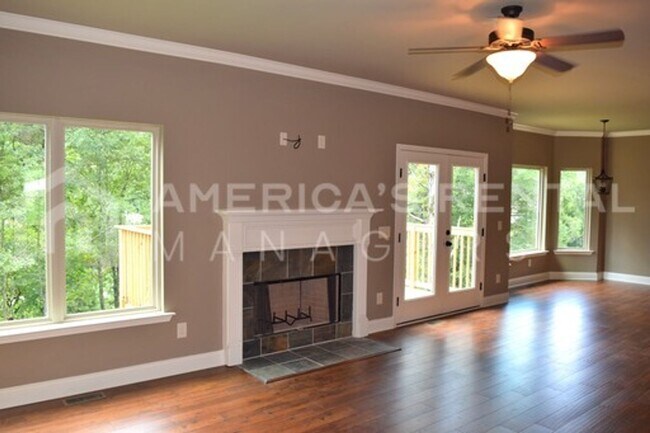 Building Photo - 3764 Creek Side Way
