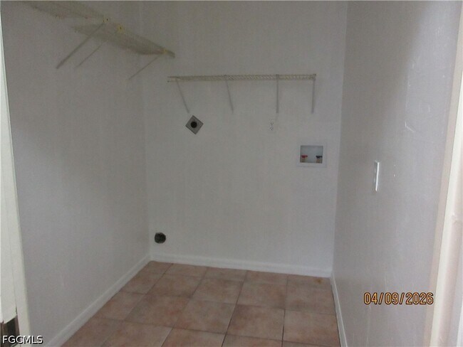 Building Photo - 1218 NE 8th Terrace