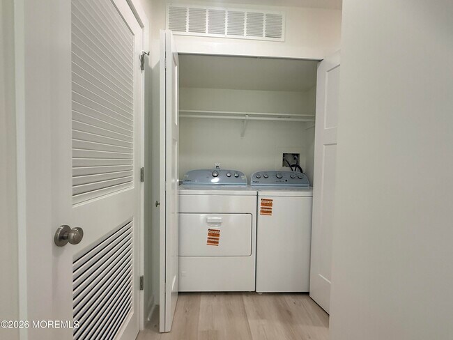 Building Photo - 15 Lindsey Cir