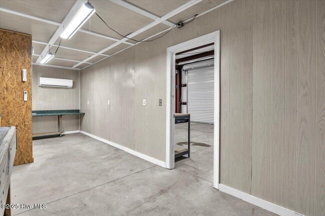 Building Photo - 7071 Old Oak Rd NW