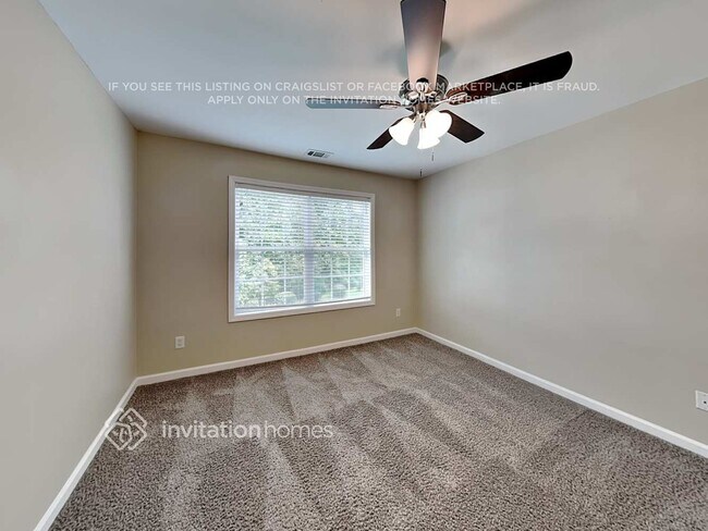 Building Photo - 147 Hawthorn Dr