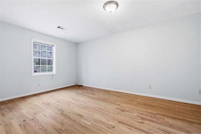 Building Photo - 1055 Autumn Crest Ct