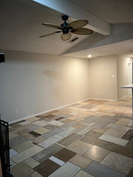 Building Photo - 2507 Bermuda Dr