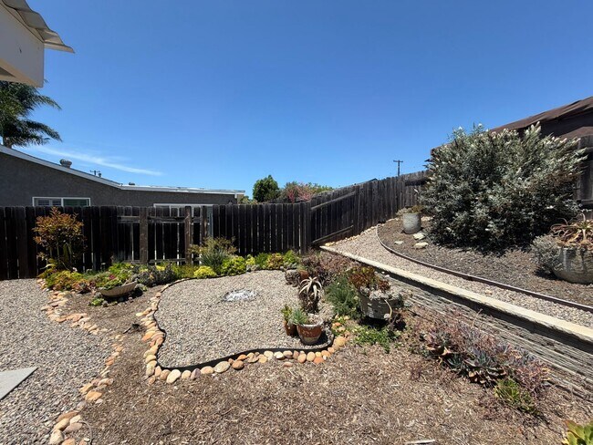 Building Photo - Charming 3 Bedroom Home with Beautiful Backyard in San Carlos