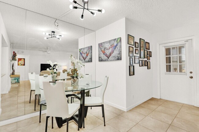 Building Photo - 309 Knotty Pine Cir