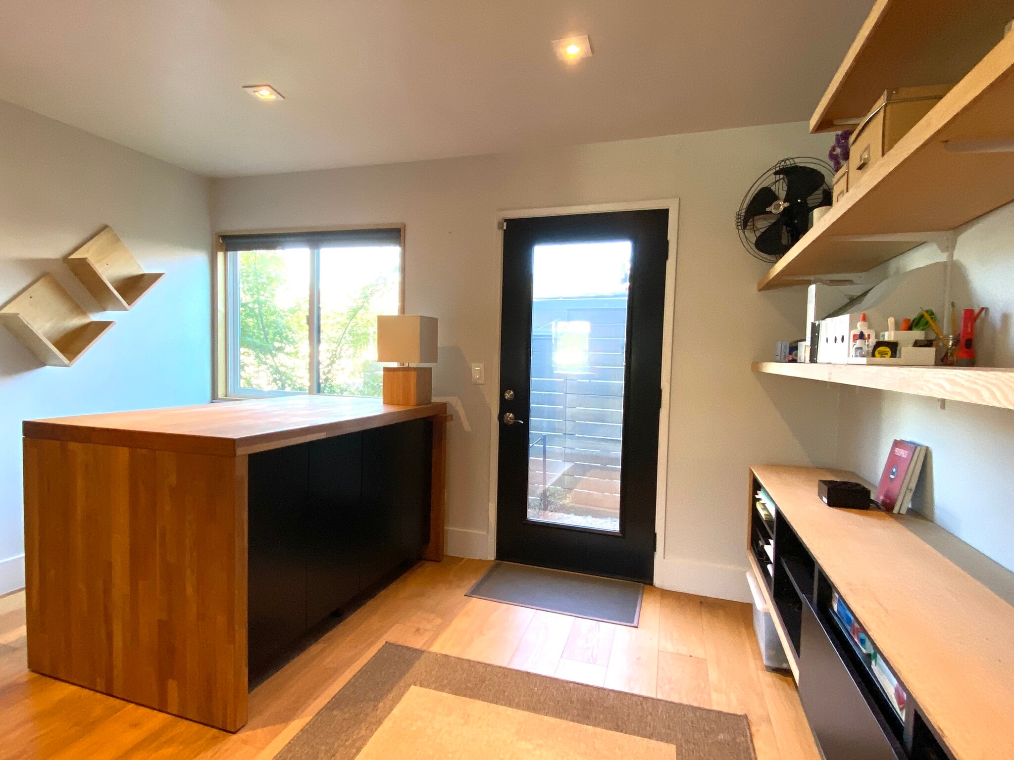 Office room - 5955 Fern St