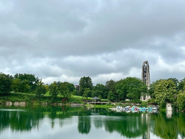 Building Photo - 1305 Oswego Rd