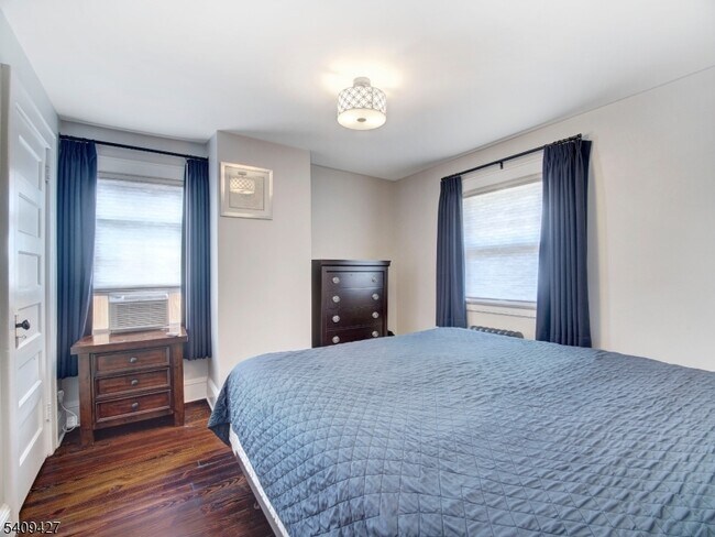 Building Photo - 415 Orange Rd