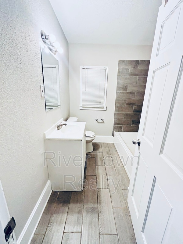 Building Photo - 3175 Jackson Ave