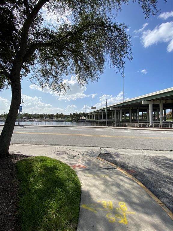 Building Photo - 1501 Doyle Carlton Dr