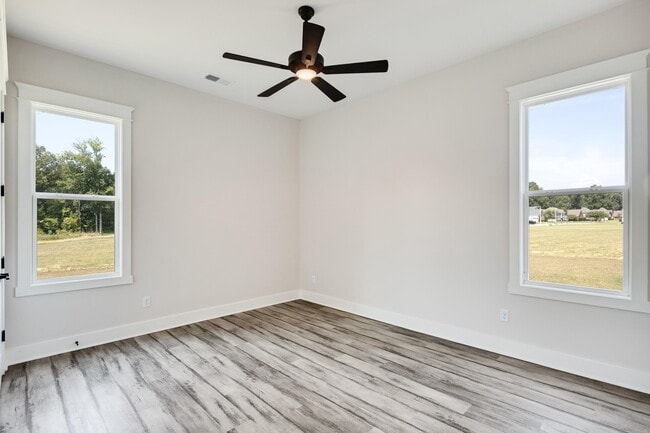 Building Photo - 5011 Jon Oak Dr