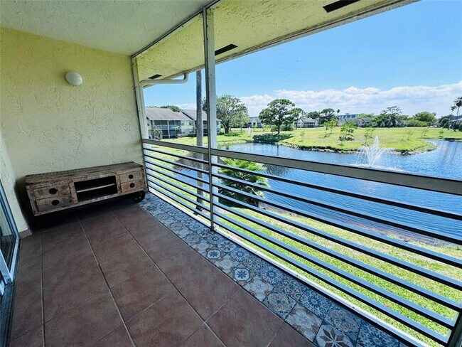 Building Photo - 2827 N Course Dr