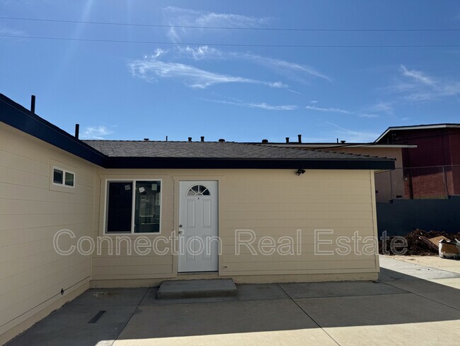 Primary Photo - 641 Ward St