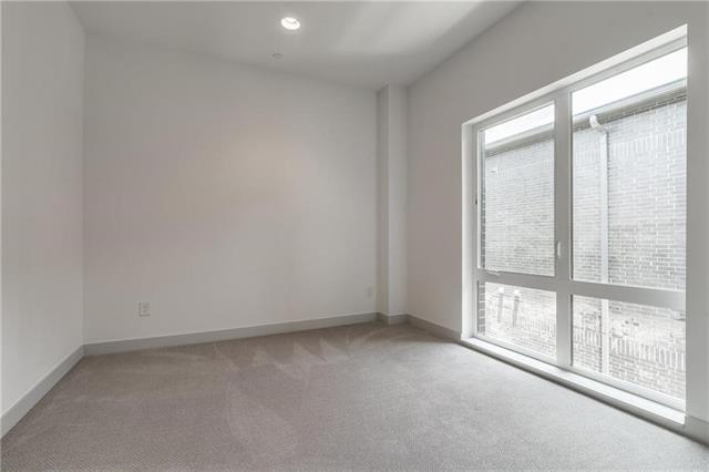 Building Photo - 2290 N Fitzhugh Ave