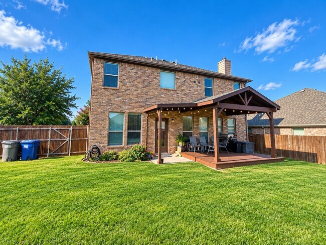 Building Photo - 3006 Pinecrest Dr