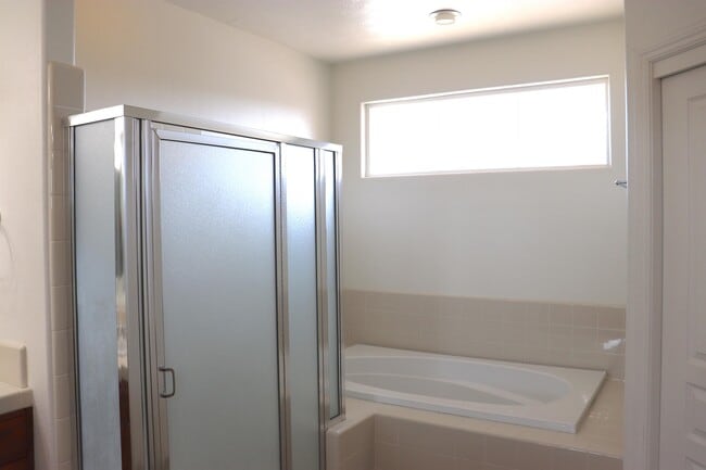 Building Photo - 2346 E Early Ave