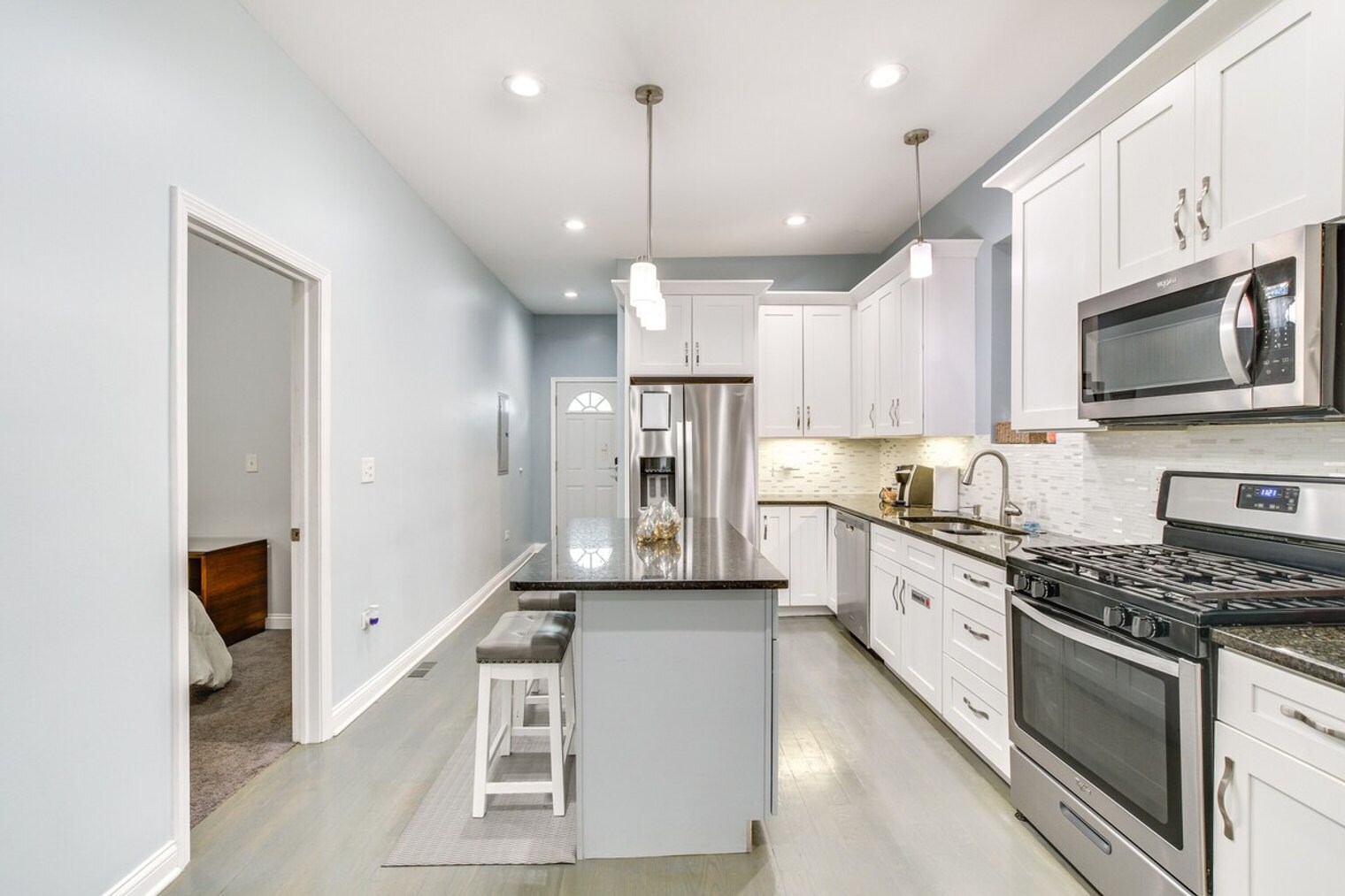 Building Photo - 4904 W Fulton St