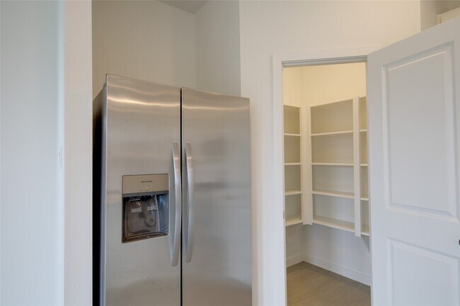 Building Photo - 21723 Colonial Medow Creek Trl