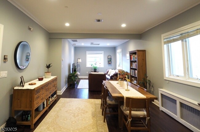 Building Photo - 36 Main St