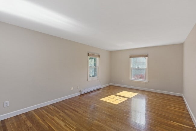 Building Photo - 159 Bedford St