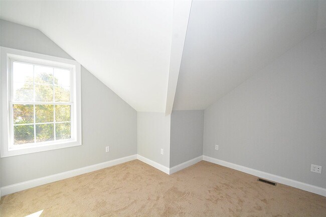 Building Photo - 53 1st NH Turnpike