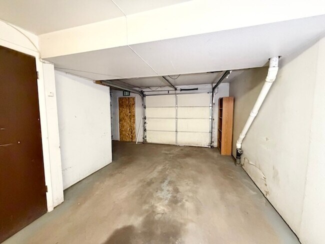 Building Photo - 954 S Miller St